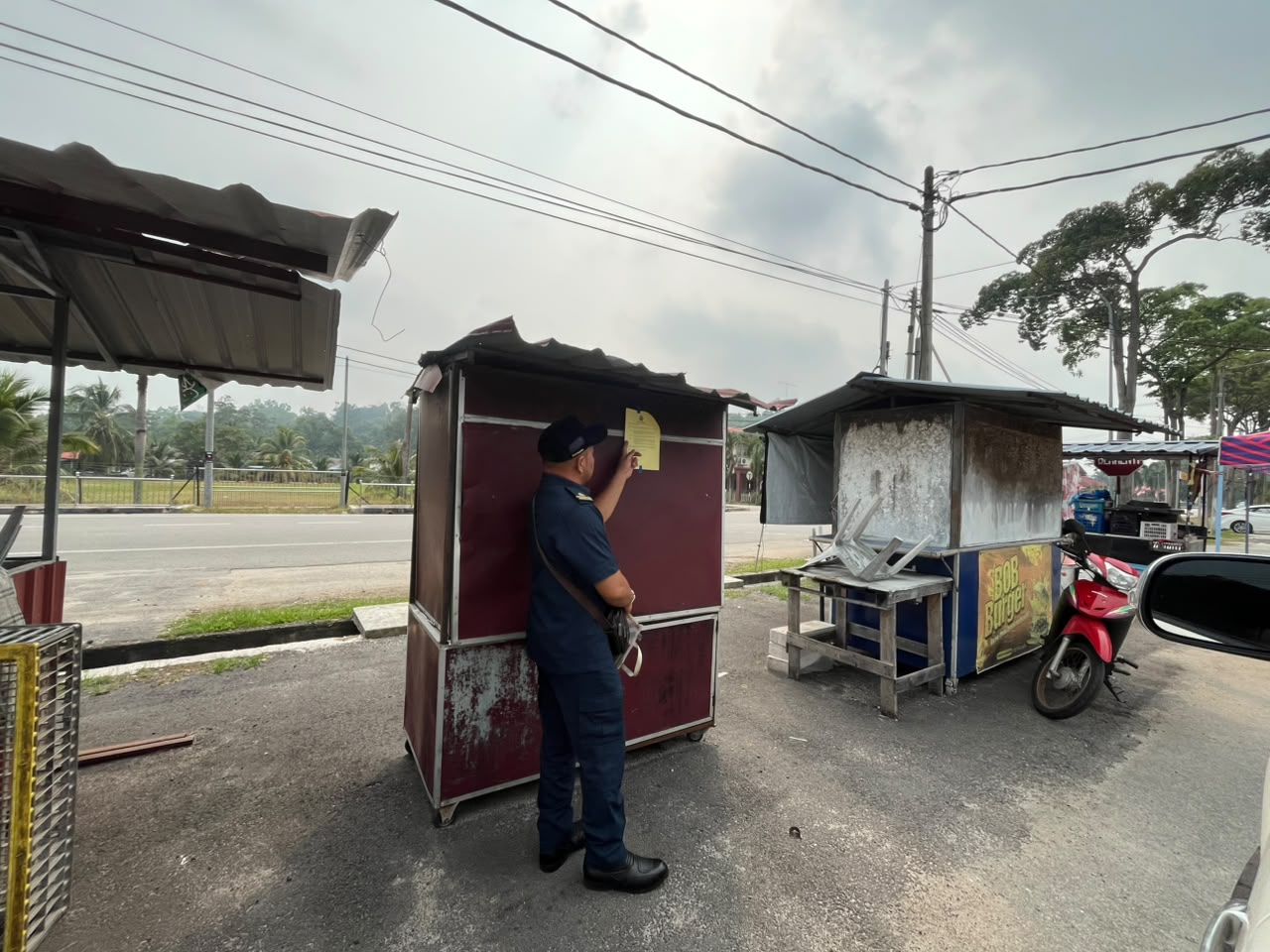 Keadaan selepas tindakan: Kawasan penjaja yang tidak terurus