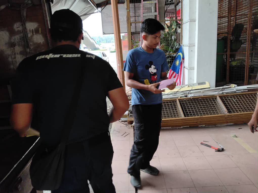 Keadaan selepas tindakan: Parking Awam Petak Putih (Di-Chop) Menganggu dan membuat had limit kuata parking yang sedia ada. Selain itu, parking sisi pada kawasan tiada petak
